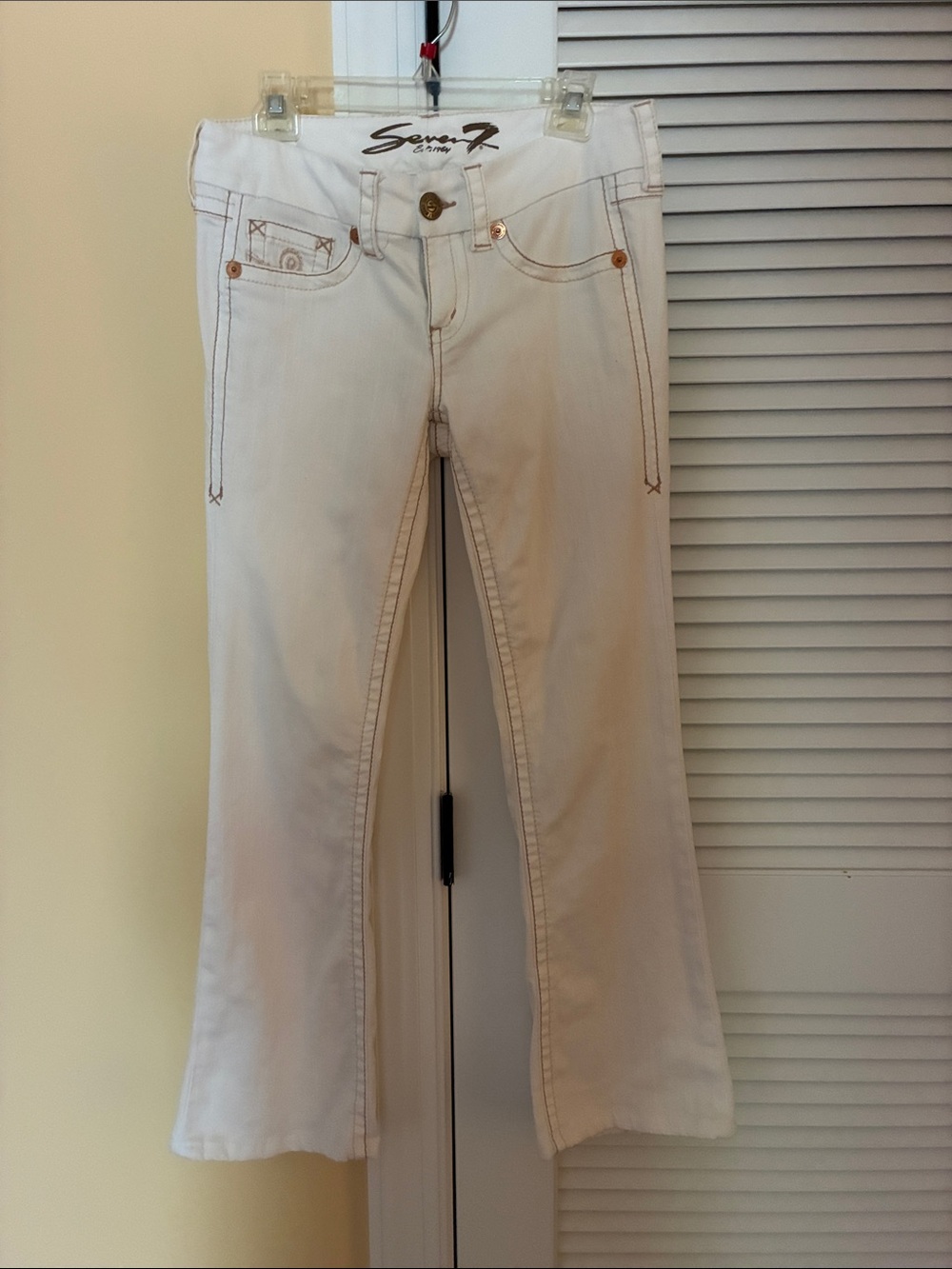 Seven7 White Flare Jeans with Contrast Stitching size 6P